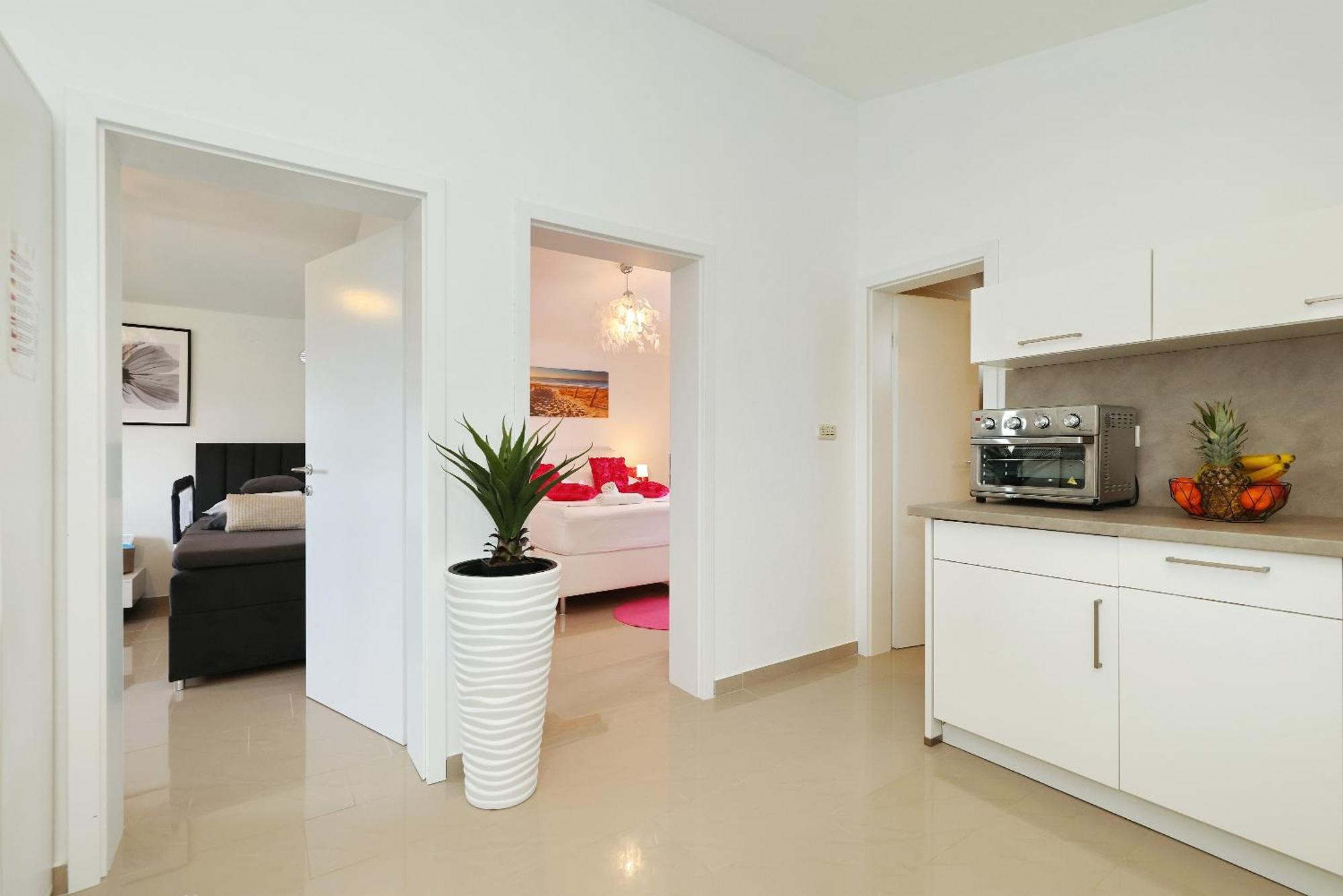 Apartments Rosini, 300M From The Beach With Shared Tavern And Bikes, Nin Esterno foto