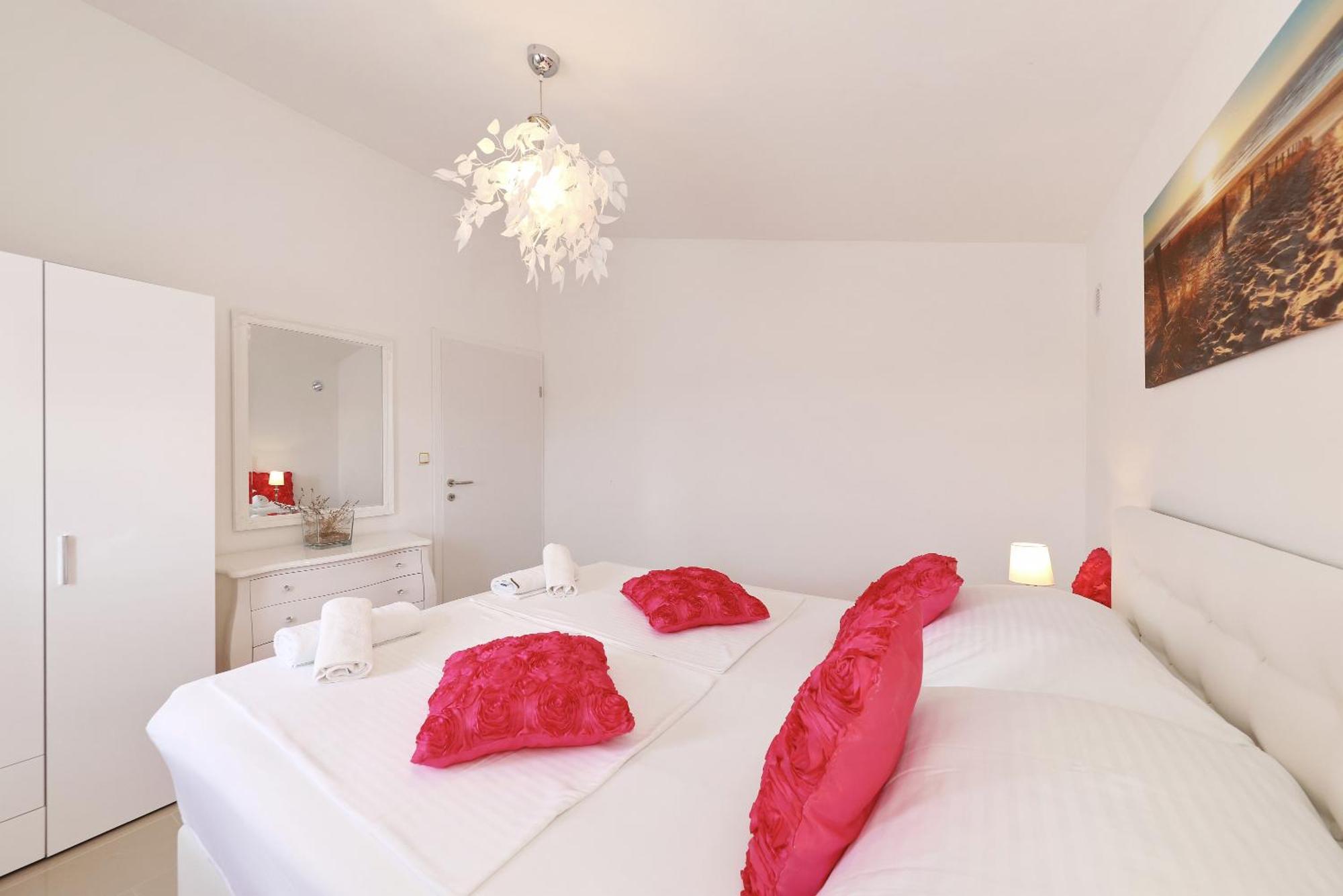 Apartments Rosini, 300M From The Beach With Shared Tavern And Bikes, Nin Esterno foto