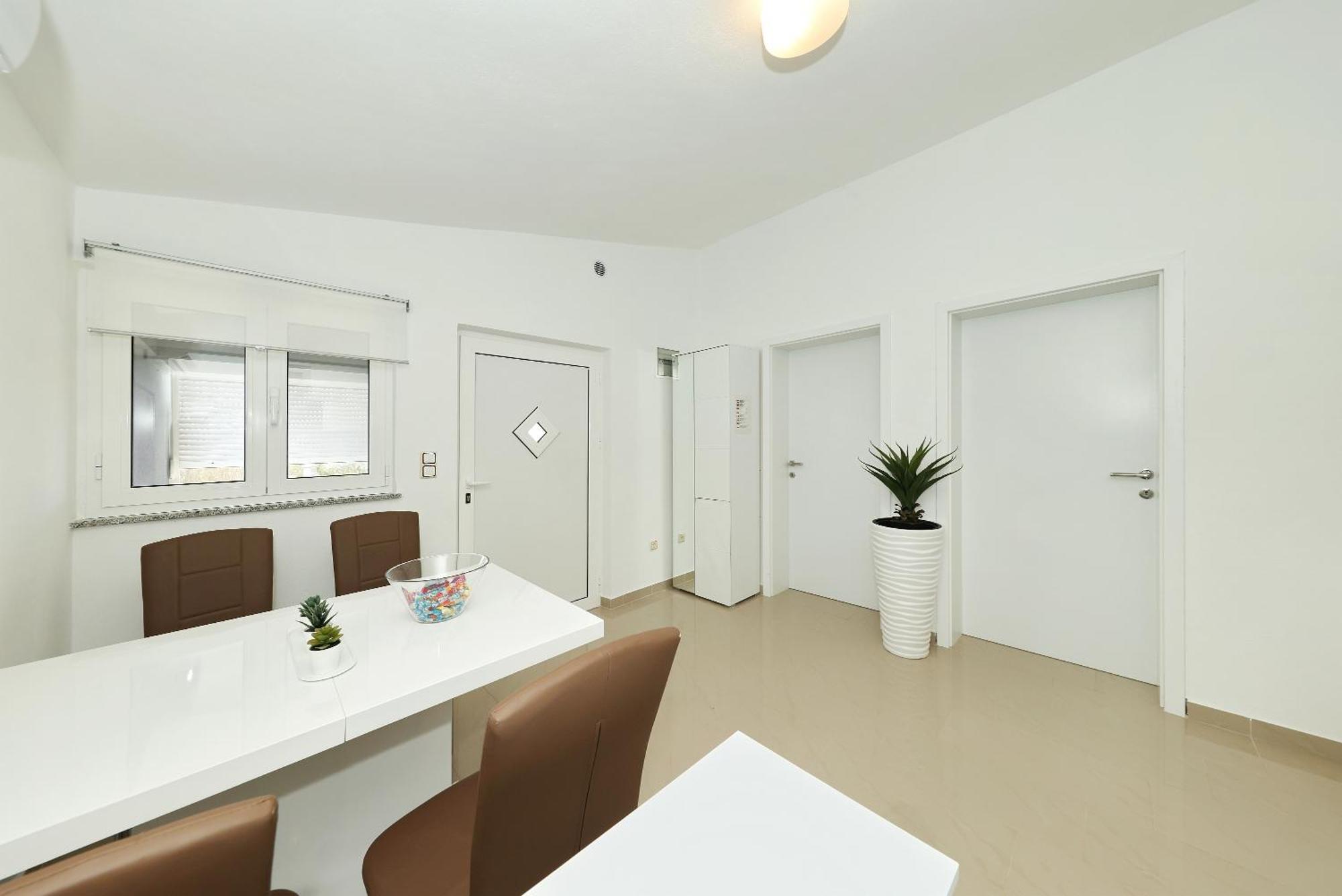 Apartments Rosini, 300M From The Beach With Shared Tavern And Bikes, Nin Esterno foto