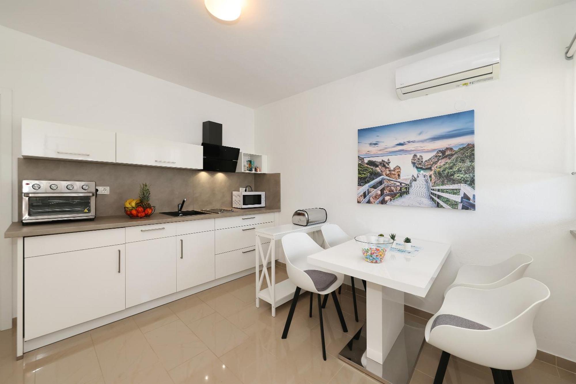 Apartments Rosini, 300M From The Beach With Shared Tavern And Bikes, Nin Esterno foto